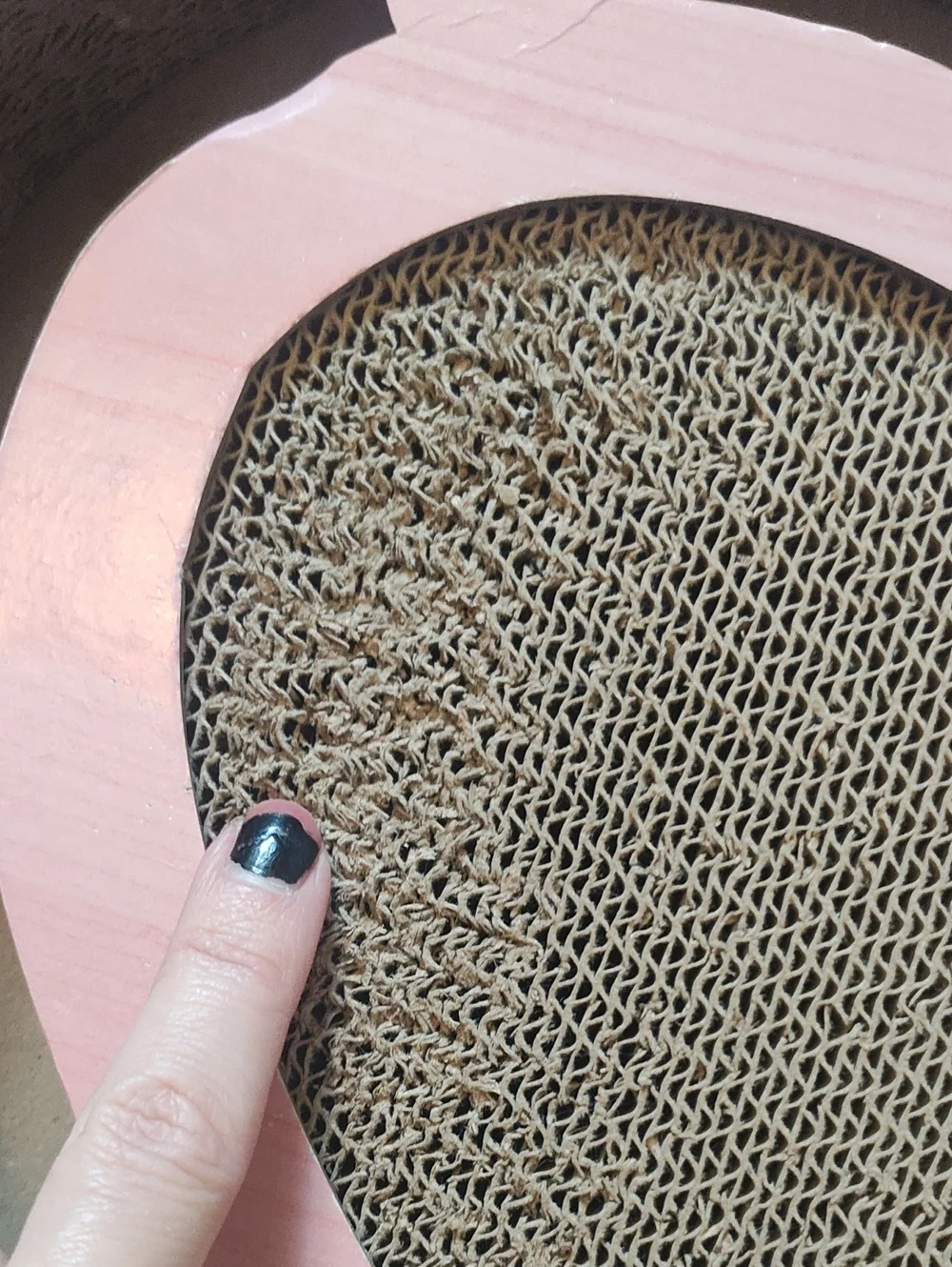 CAT SCRATCHER HEART-SHAPE WITH BALL